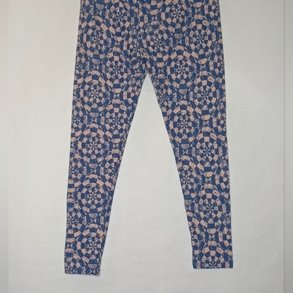 LuLaRoe Tall & Curvy Leggings Pink Blue Circles Geometric Rare Unicorn Soft Easy - Picture 6 of 7